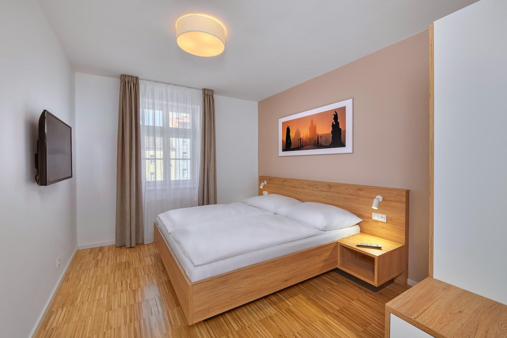 Downtown Suites Kodanska Прага Экстерьер фото