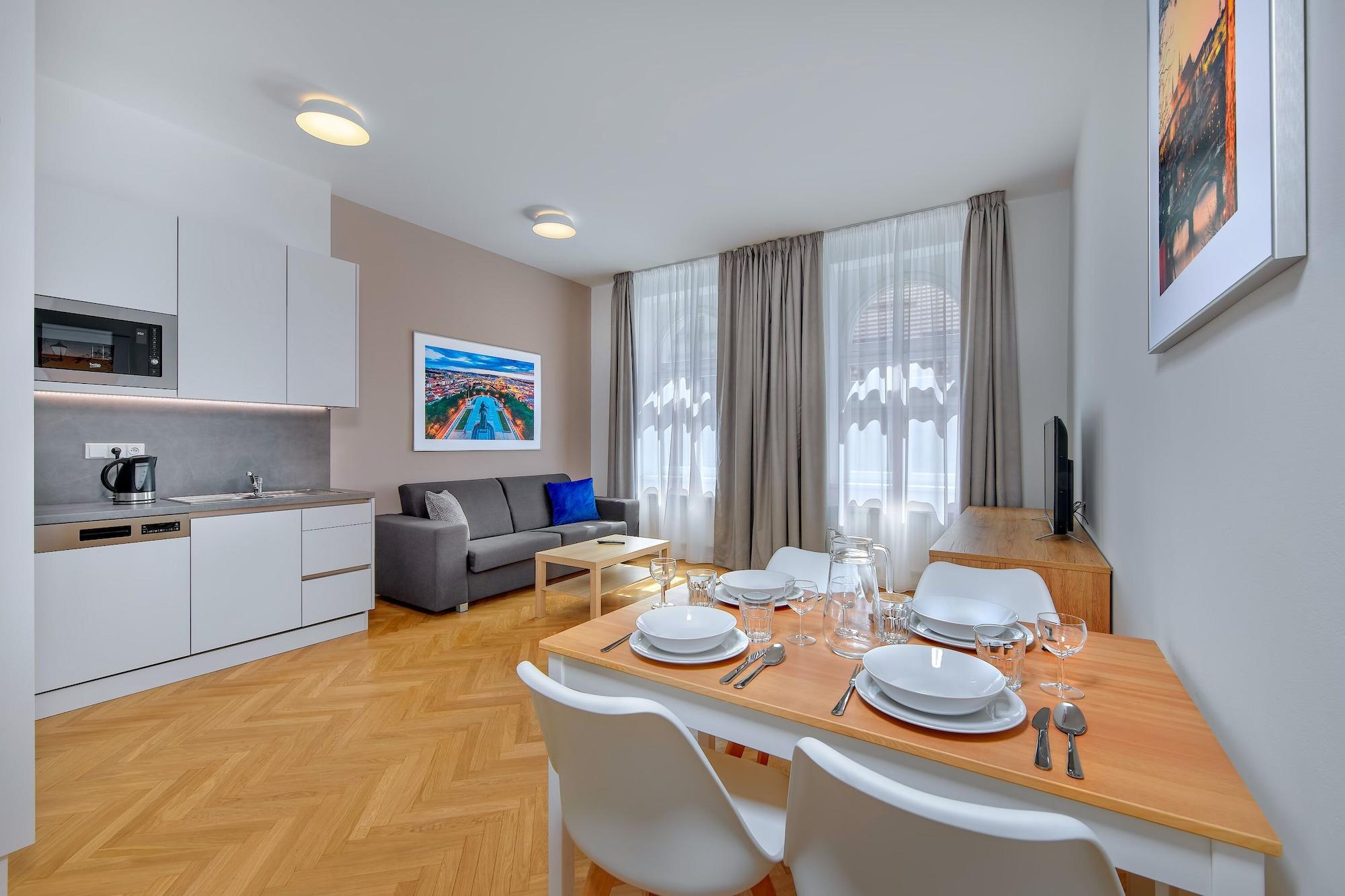 Downtown Suites Kodanska Прага Экстерьер фото