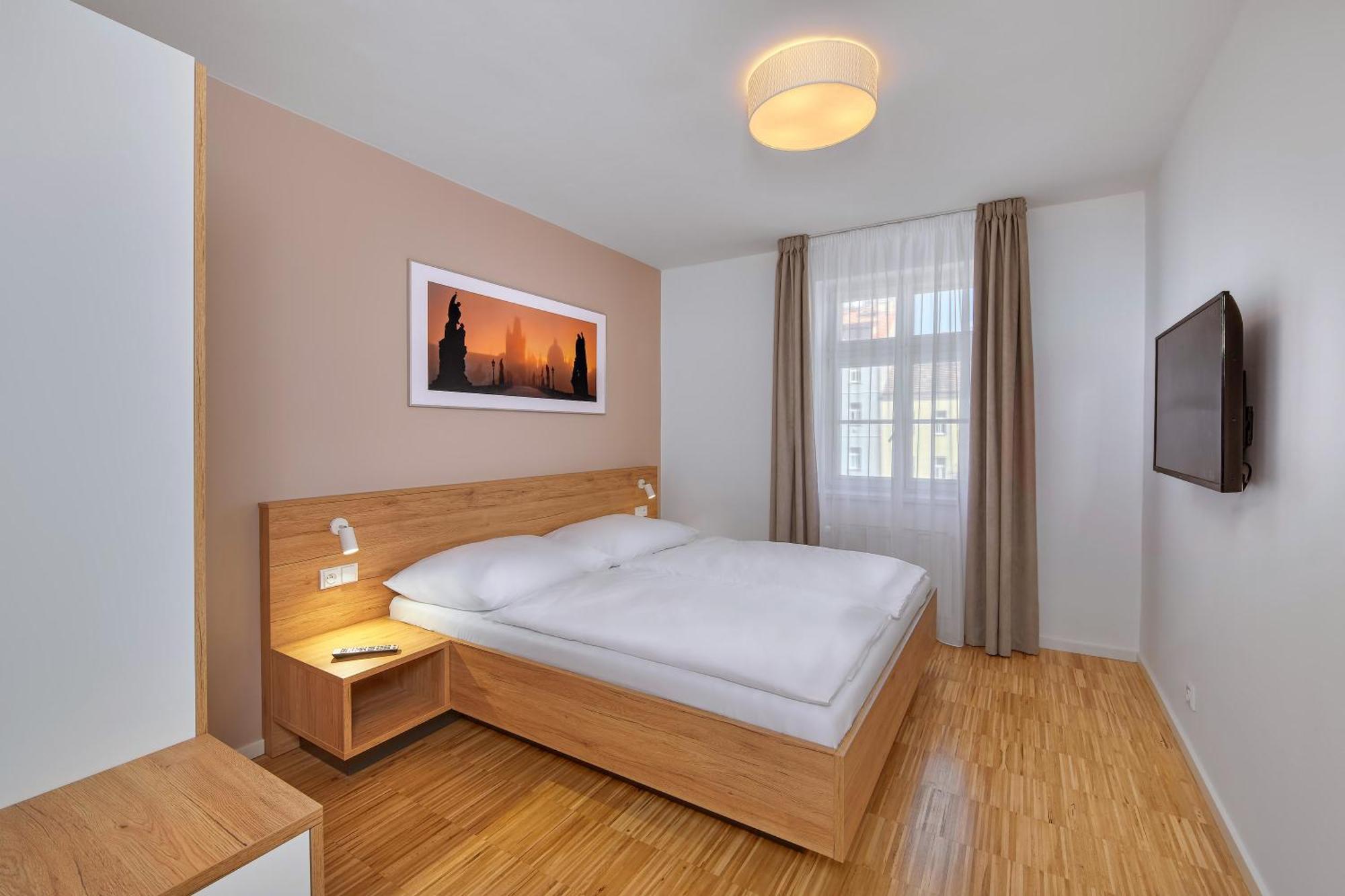 Downtown Suites Kodanska Прага Экстерьер фото