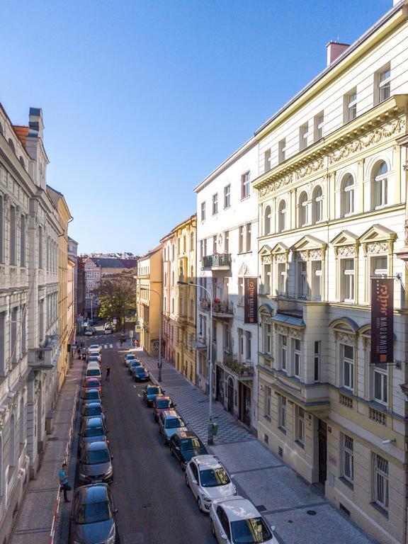 Downtown Suites Kodanska Прага Экстерьер фото