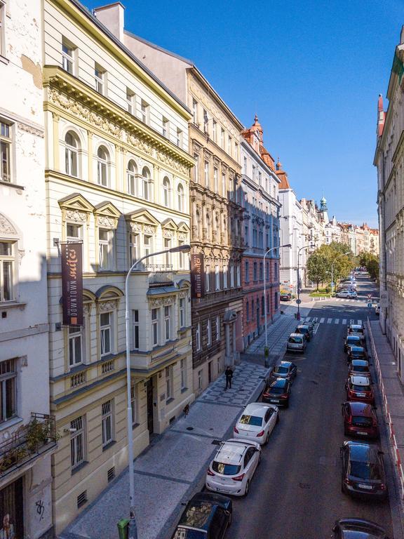 Downtown Suites Kodanska Прага Экстерьер фото