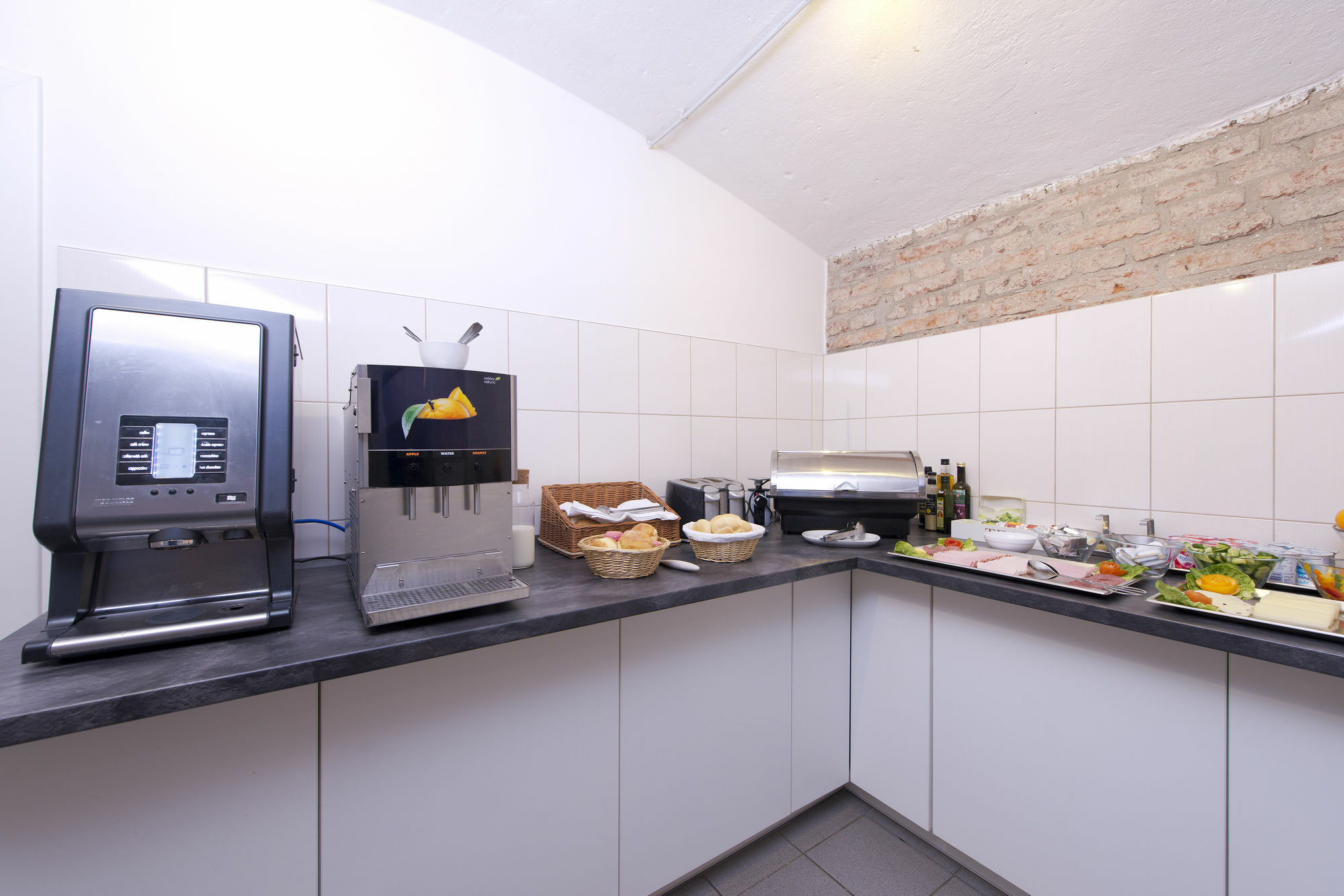 Downtown Suites Kodanska Прага Экстерьер фото