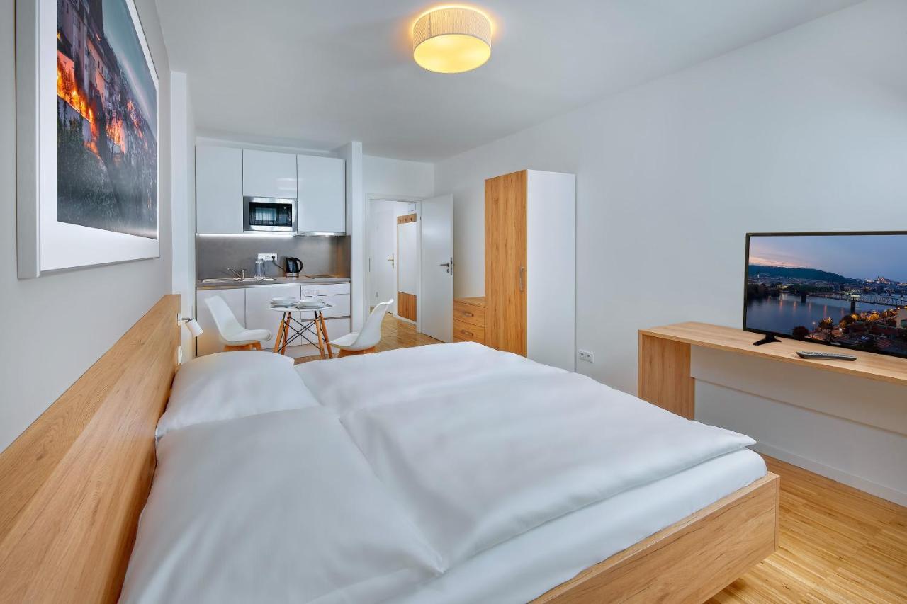 Downtown Suites Kodanska Прага Экстерьер фото