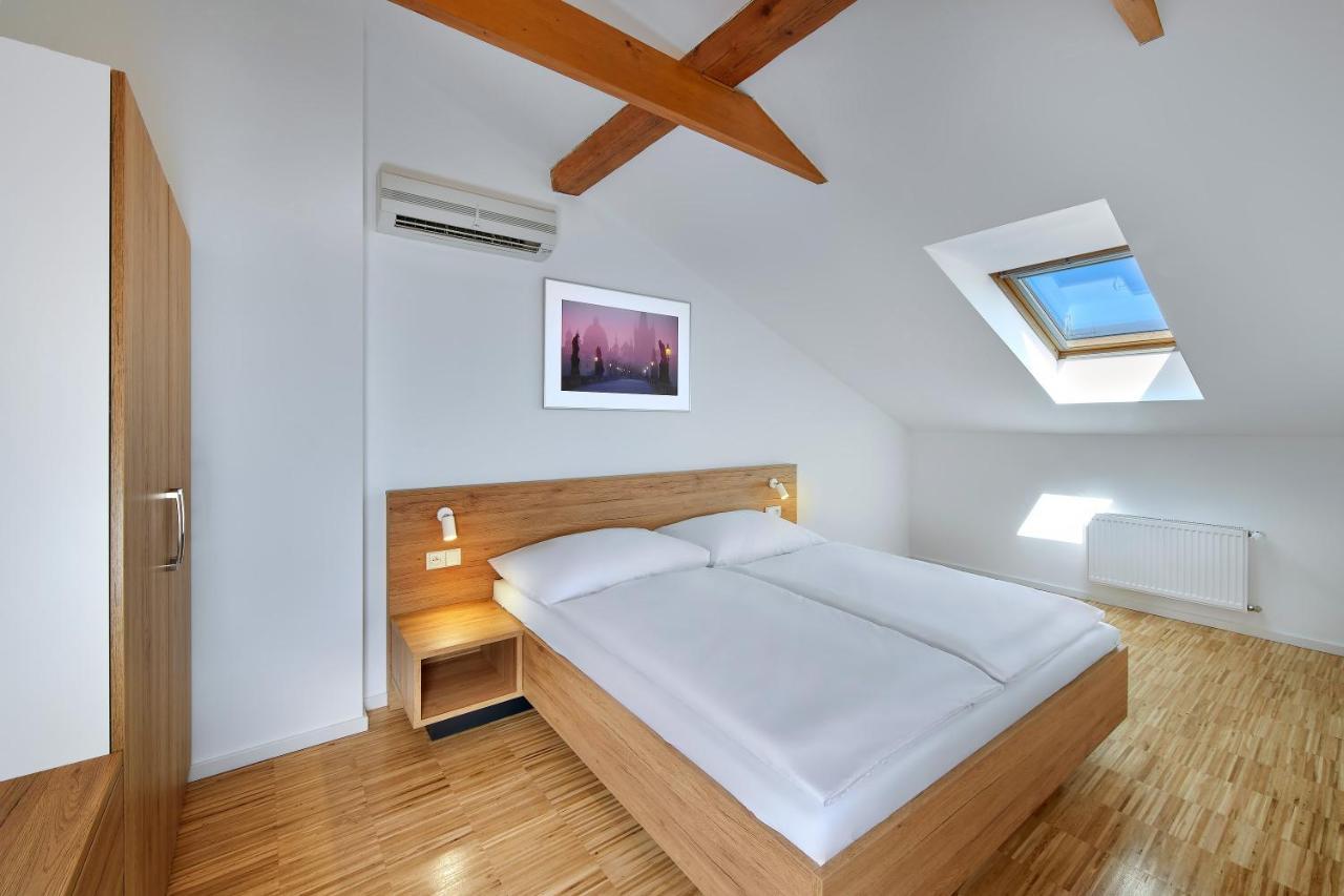 Downtown Suites Kodanska Прага Экстерьер фото